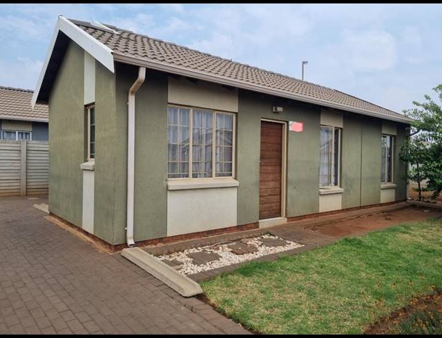 3 BEDROOM HOUSE FOR SALE IN SKY CITY